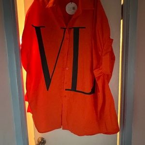 Brand new VL oversized shirt
